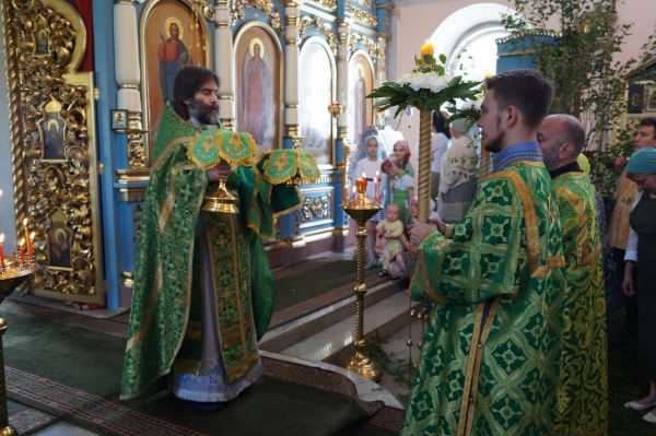 19 июня на День Святой Троицы в нашем храме состоялось праздничное Богослужение