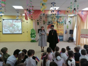 12 мая в детском саду &quot; Звёздочка &quot; г. Дмитрова прошёл праздничный утренник посвящённый Дню Победы.