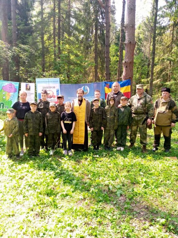 27 мая в п. Рыбное прошло военно- патриотическое мероприятие Зарница, посвященное воину Евгению Родионову.