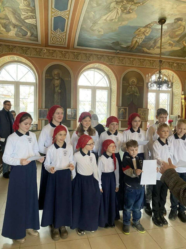 Пасхальная ярмарка воскресной школы "Хрустальная рыбка"