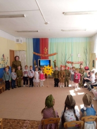 5 мая в детском садике " Рыбка" п. Рыбное прошёл утренник посвященный Дню Победы.