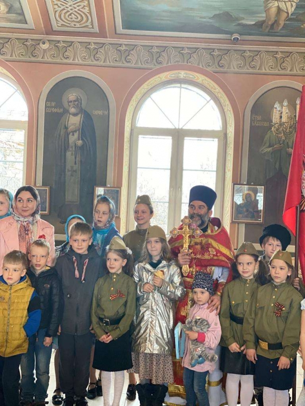 9 мая в Покровском храме с. Жестылево прошёл праздник День Победы.