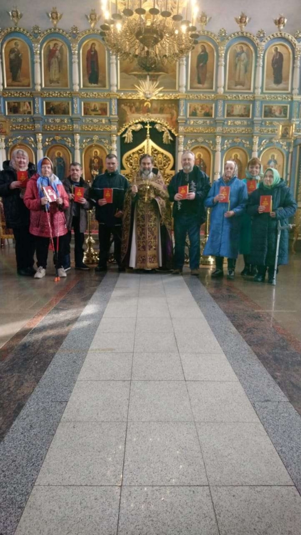 4 апреля в Покровский храм с. Жестылево приехали пожилые люди из Дома инвалидов г. Талдома.